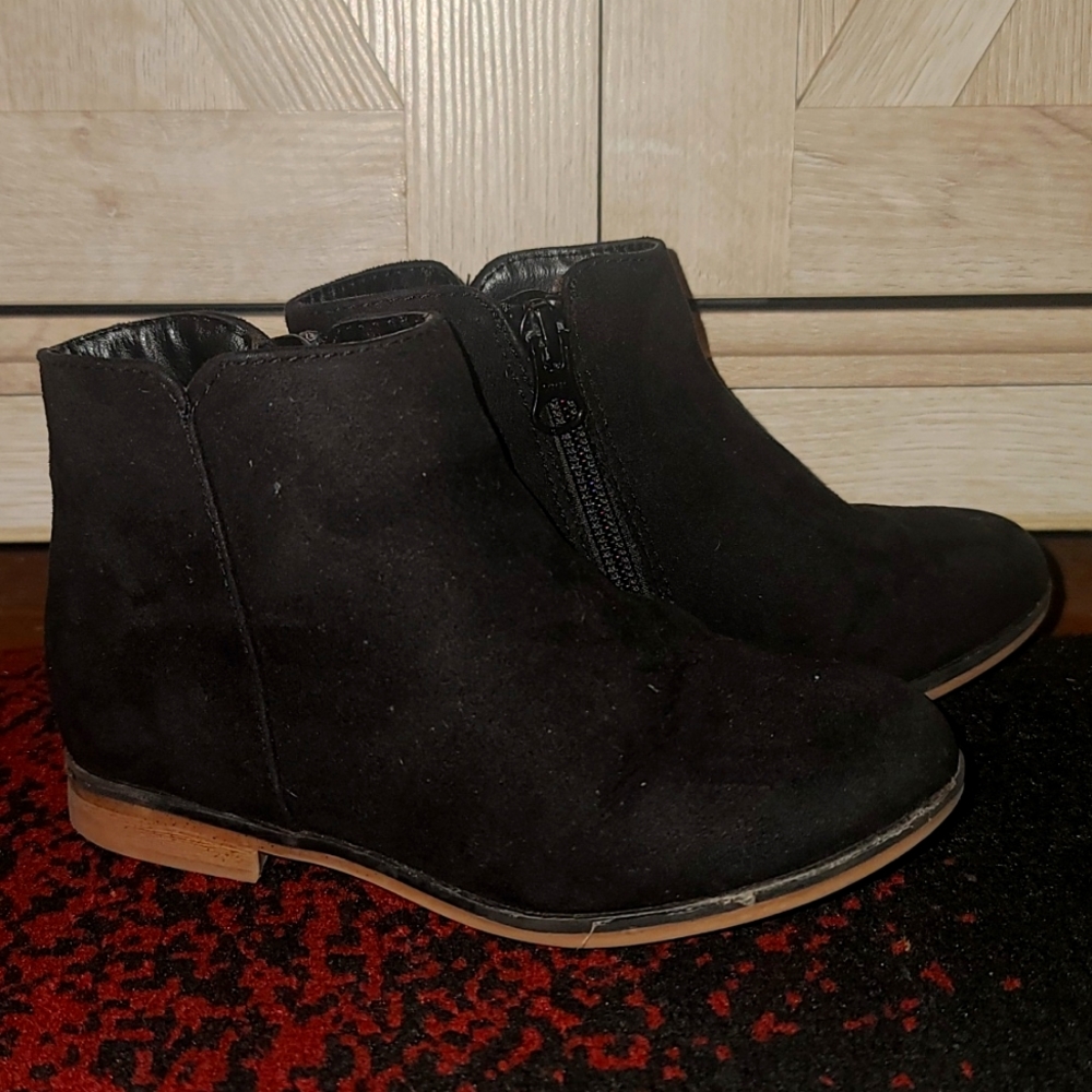 Cat and Jack Opal Zipper Booties